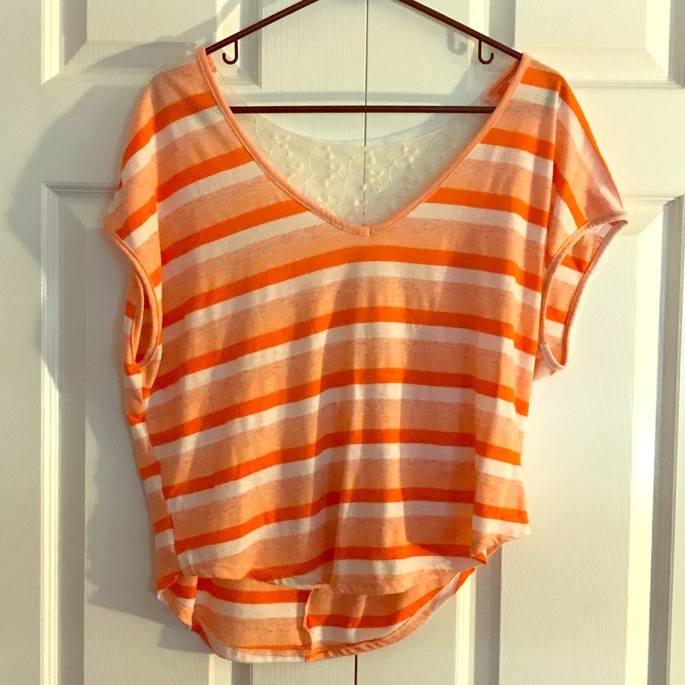 🧡🧡Orange and white Buckle striped top w/ lace back
